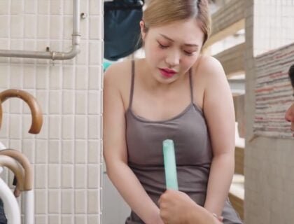 Bố chồng gạ chuyện với con dâu khi chồng đi vắng