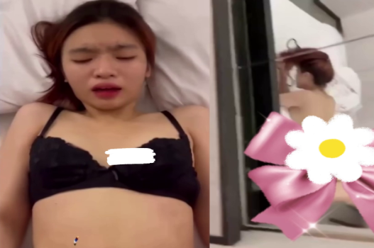 Dùng đồ chơi mới làm em thỏa mãn điên cuồng