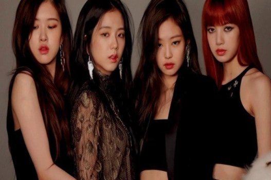 Nhóm nhạc Black Pink đồi trụy